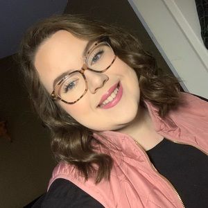 Meet your Posher, Maddie